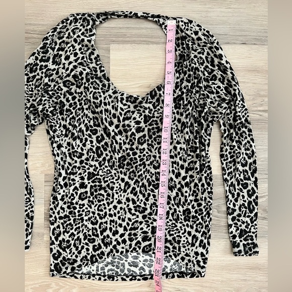Express Leopard Print Vintage Open Back Rayon Blouse - Size XS - Picture 8 of 9
